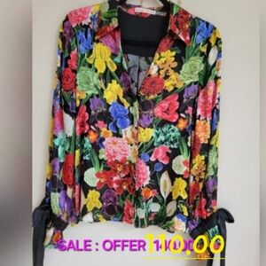 Alice + Olivia Randa floral embroidery shirt size Medium